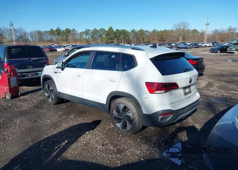 2024 Volkswagen Taos 1.5T Se z USA, uszkodzony, nr VIN 3VVUX7B28RM068871